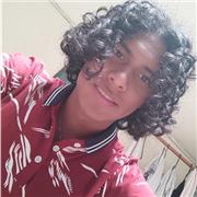 Joven con conocimientos en todo lo relacionado con el arte y dibujo realista, dispuesto a enseñarle a niños de todas las edades